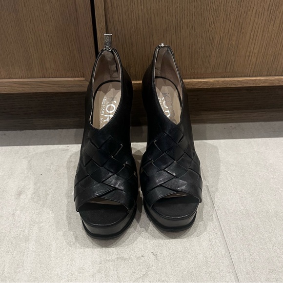 MICHAEL KORS PEEP TOE HEEL - Picture 1 of 3